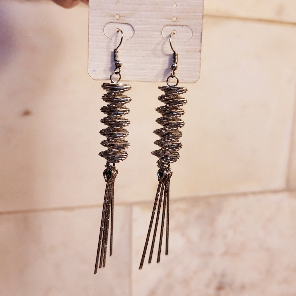 Fashion Earrings - Picture 3 of 4